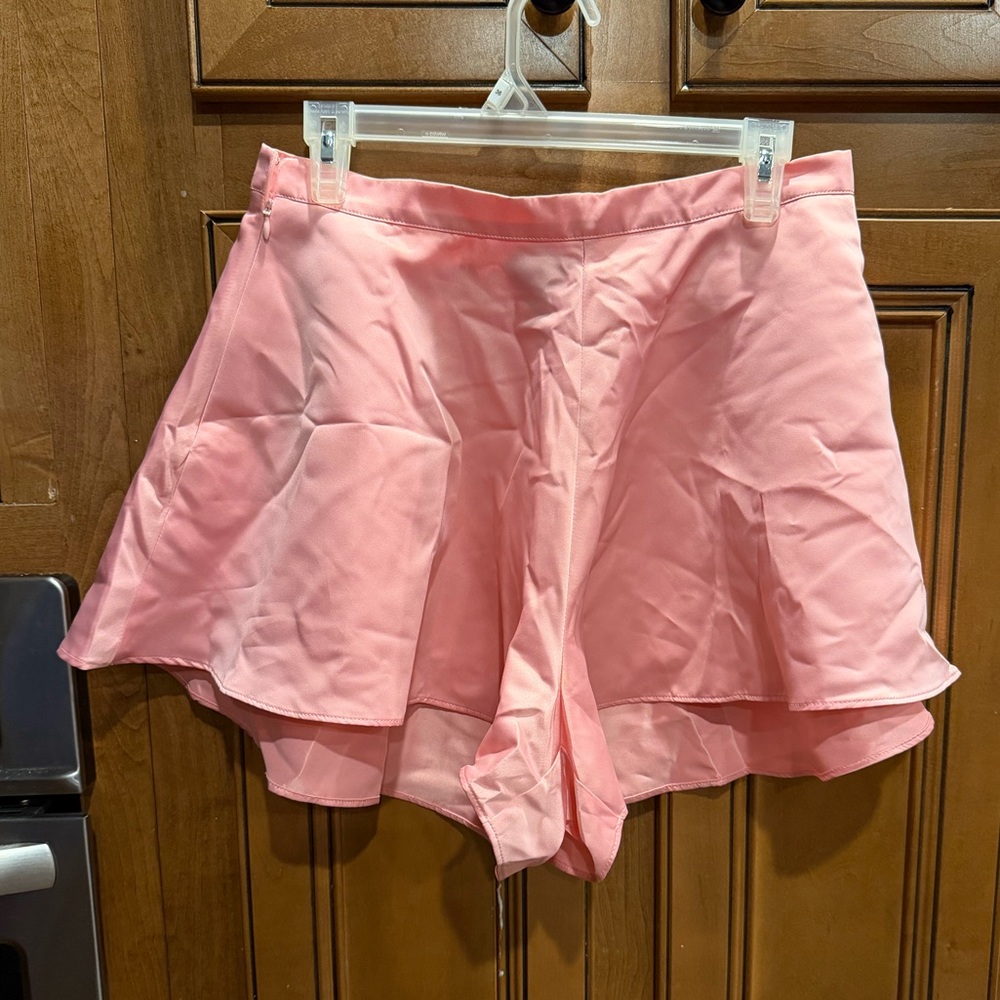 Elegant Pink Women's Skorts